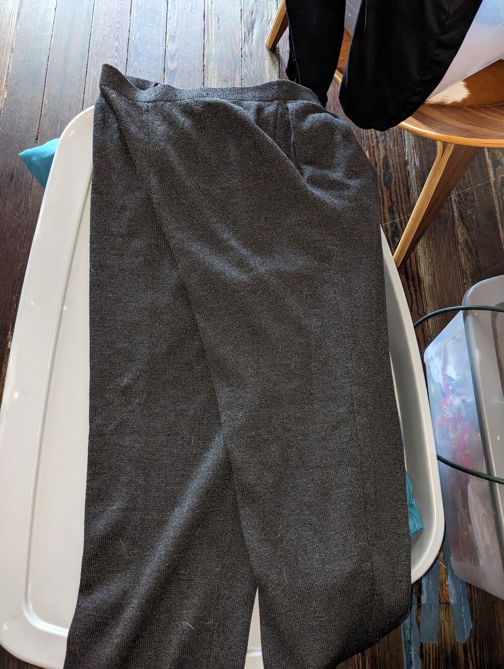 St. John Collection Gray Knit Pants Size 10 Santana Knit Straight Leg Luxury.